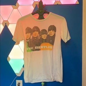 URBAN OUTFITTERS BEATLES TEE WHITE — MEDIUM
